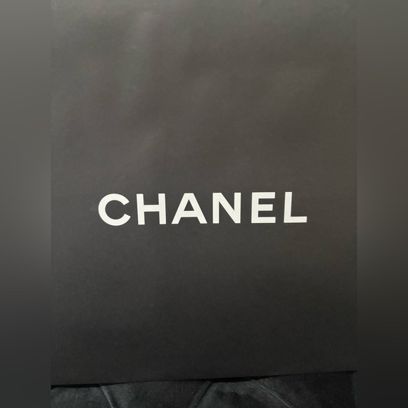 CHANEL Classic Black Shopping Tote - Picture 3 of 7